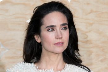 Czas się dla niej zatrzymał. Jennifer Connelly zachwyca na pokazie Louis Vuitton