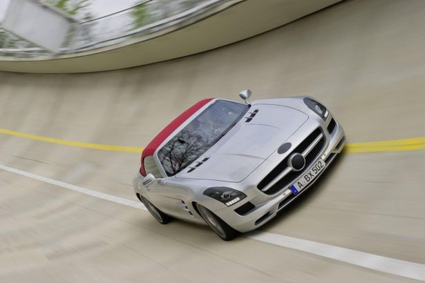 Mercedes SLS AMG Roadster oficjalnie ujawniony