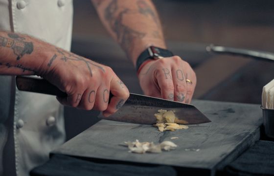 Rusza Flavoury. Szefowie kuchni z gwiazdkami Michelin uczą gotować w domu