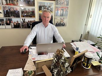 Wójt Jacek Rogoziński z absolutorium i wotum zaufania. Tak zdecydowali radni