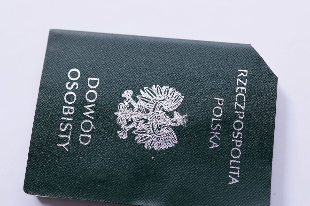 Masz w domu stary dowód? Absolutnie go nie wyrzucaj
