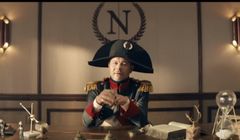 Braciak jako Napoleon odwrócił negatywny trend wizerunkowy Carrefoura, ale nie pasuje do promocji zdrowej żywności