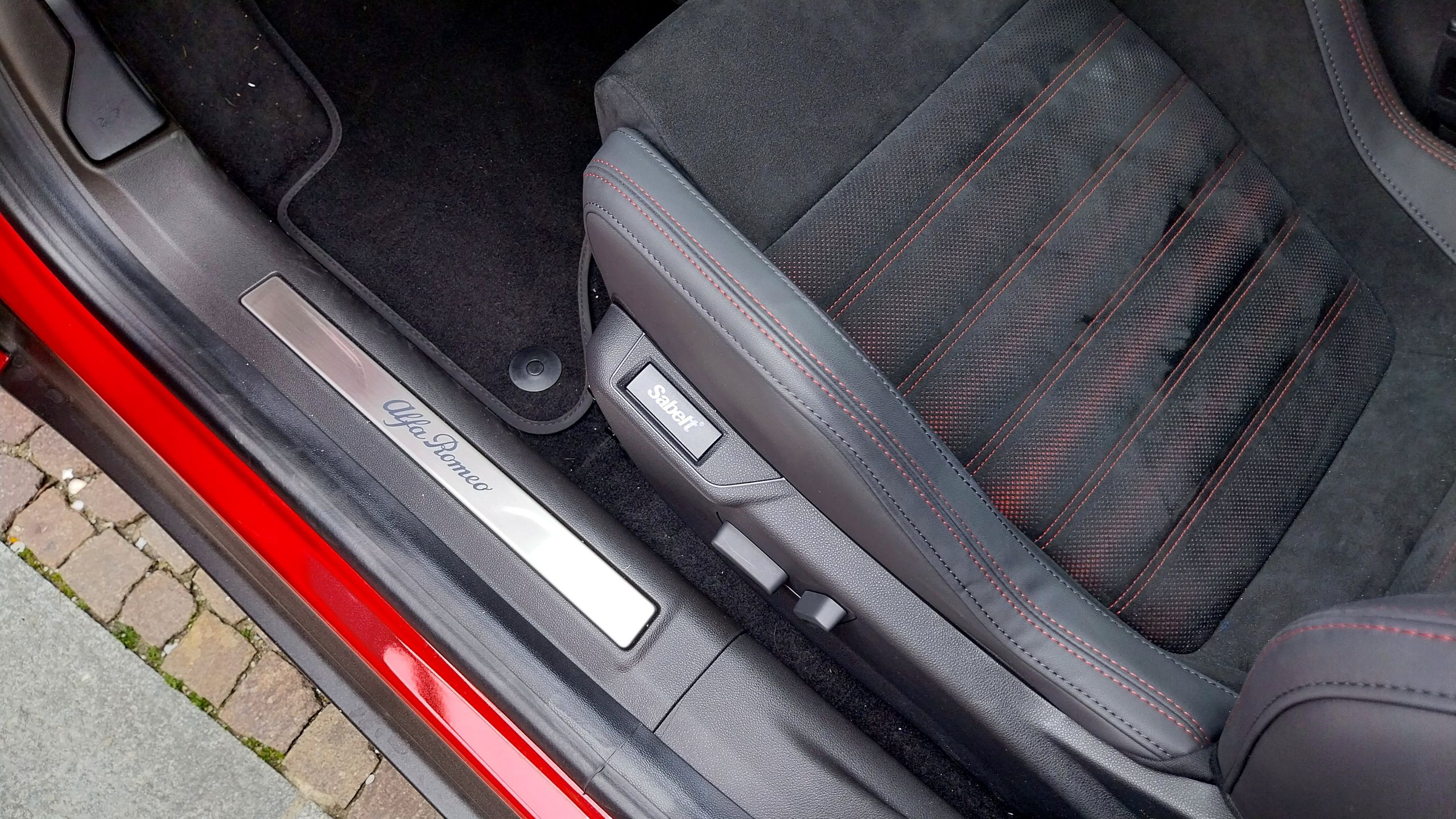 Alfa Romeo Junior Ibrida Q4