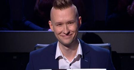 Zwycięzca "Milionerów" nie dostanie miliona złotych? Musi zapłacić spory podatek. Wiadomo, ile mu zostanie