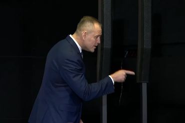 Karol Nawrocki poucza dziennikarza TVN24