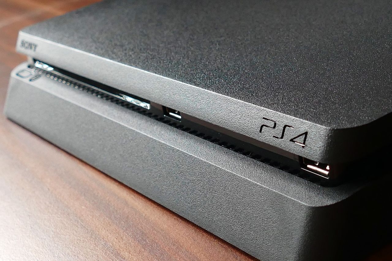 PlayStation 4 z grami ze Steama? Póki co na konsolach Sony ruszył Linux
