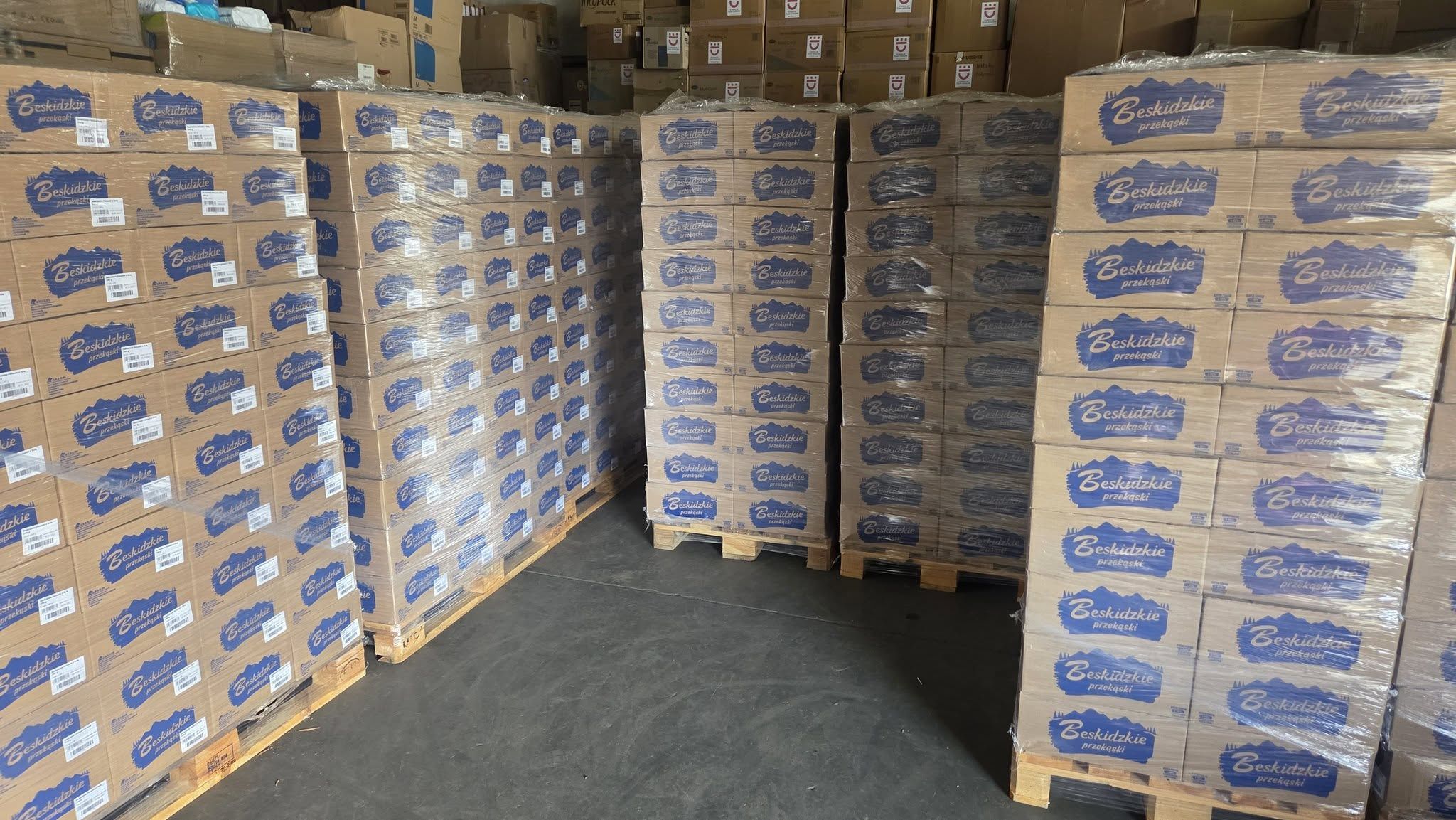Palety z produktami Beskidzkich dla Ukrainy