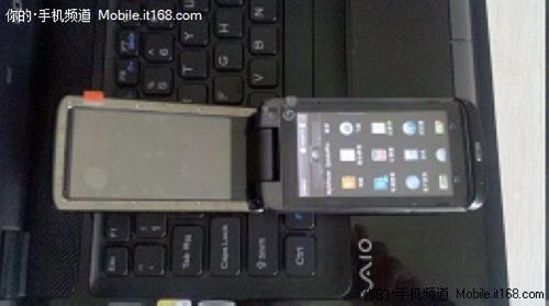 Motorola MT810 z magiczną klapką, ekranem 3D i nagrywaniem wideo w 720p 2