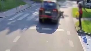 Potrącił nastolatka i odjechał. Dzięki nagraniu z autobusu poniesie konsekwencje WIDEO