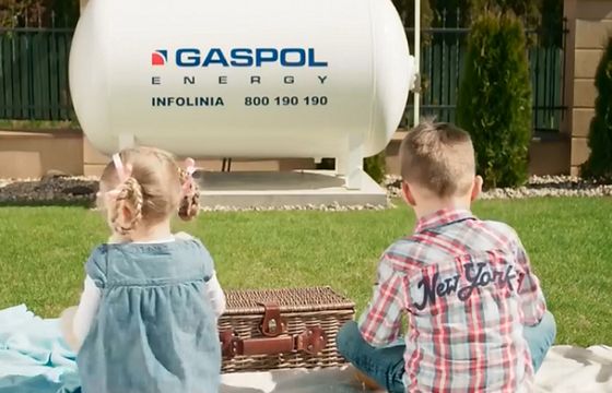 Dziecięce objaśnienia domowe reklamują Gaspol Energy ze stałą ceną przez 3 lata (wideo)