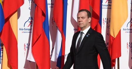 Miedwiediew grzmi. "Aż po granice Polski"