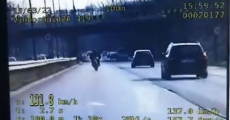 Motocyklista poczuł wiosnę. Srogi mandat w Poznaniu