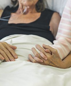 Niemoralna pielęgniarka. Robiła to głównie w nocy, usłyszała zarzuty