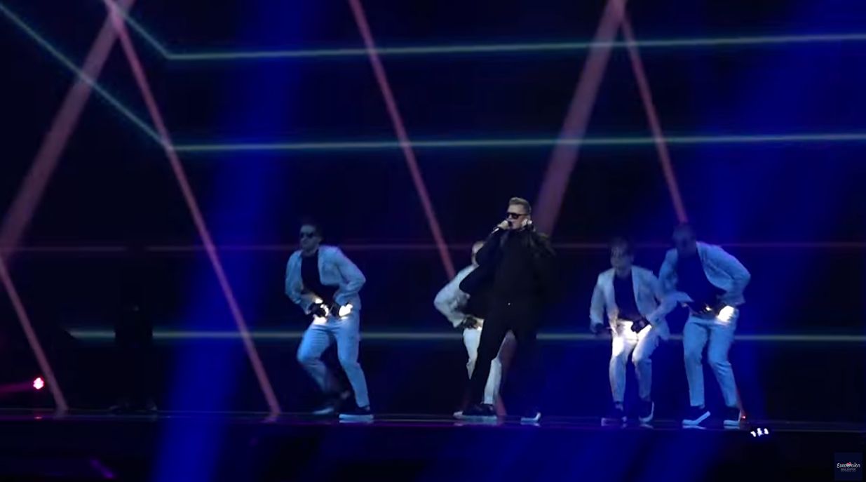 Próba na scenie Rafała Brzozowskiego przed występem w konkursie Eurowizji