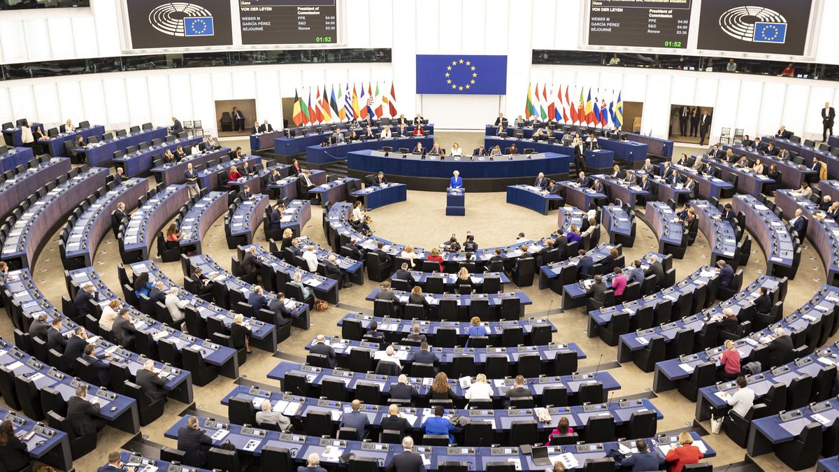 Parlament Europejski podnosi wynagrodzenia europosłów