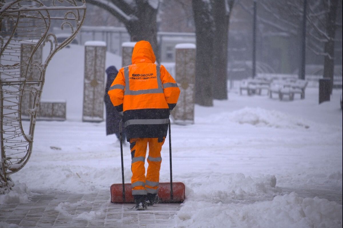 Zima w województwie lubelskim trzyma się mocno. Najpierw dopadało śniegu, teraz chwyci siarczysty mróz. IMGW ostrzega