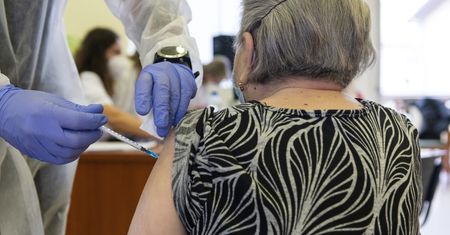 Szczepionka na COVID. Wielka Brytania: mamy już 2 mln zaszczepionych