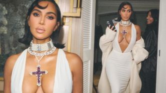 Kim Kardashian eksponuje GŁĘBOKI dekolt i naszyjnik z krzyżem. W komentarzach BURZA: "Ściągnij to z szyi, to nie moda"