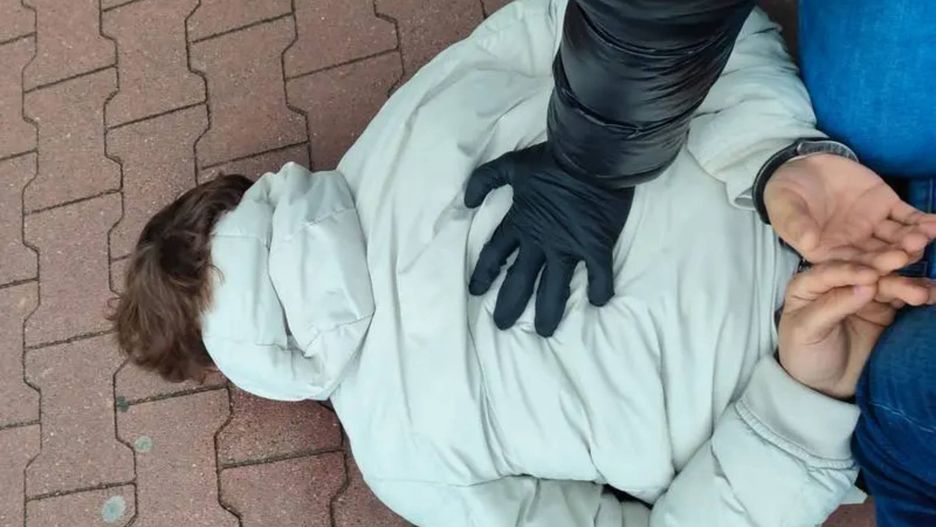 Kolejny oszust na BLIK’a zatrzymany przez policję. 21-letni obywatel Ukrainy zdążył wyłudzić co najmniej 50 tysięcy złotych
