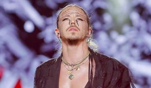 Michał Szpak ma odwagę. "Liczyliście pewnie na pióra w d***e"