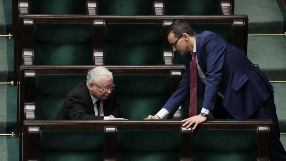 Sondaż parlamentarny dla WP. PiS na prowadzeniu, roszady po stronie opozycji 