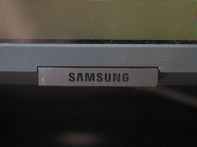 Samsung - znaczek na obudowie telewizora