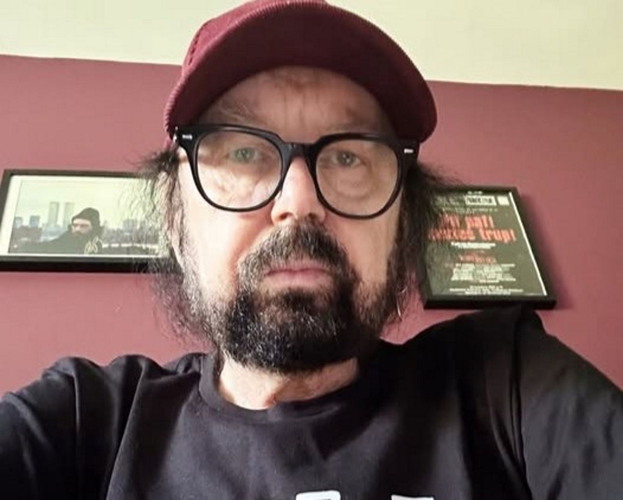 Hołdys uspokaja fanów. "Kochani, nic mi nie jest!"