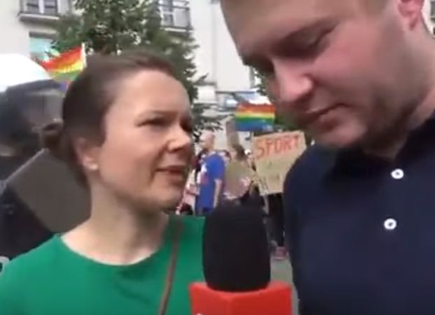 Chrześcijanka do prawicowego reportera podczas Marszu Równości w Białymstoku: "W Polsce ogromny procent dzieci wychowują pary jednopłciowe - MAMA I BABCIA" (WIDEO)