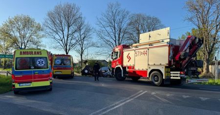 Dramatyczny wypadek pod Zduńską Wolą. Troje dzieci w szpitalu