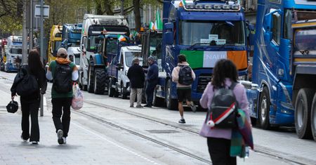 Kryzys paliwowy w Irlandii. Braki na wielu stacjach, blokady i gniew. "Jak w PRL"