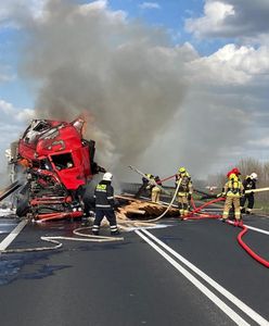 Rzeck. Pożar ciężarówki na DK16. Droga została zablokowana