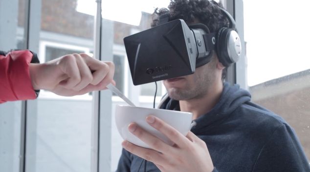 Dzięki Oculus Rift spędzi 28 dni w innym ciele. Dla sztuki? Dla kasy! 2