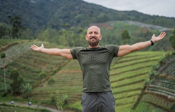 „Ciężarówką przez Indonezję” jesienną nowością Discovery Channel. Dawid Andres wyrusza w podróż
