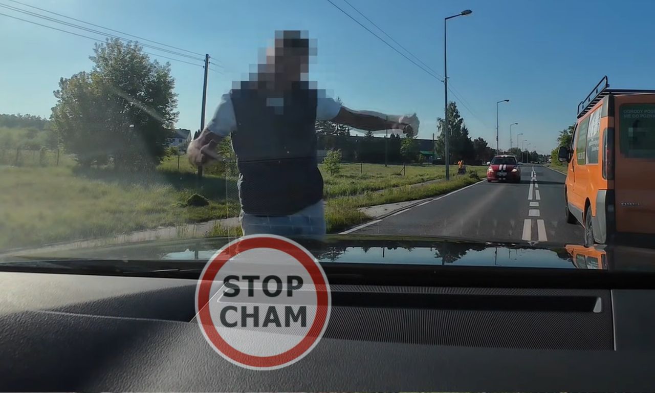 Pokazali bulwersujące nagranie. "Zabawia się w szeryfa"