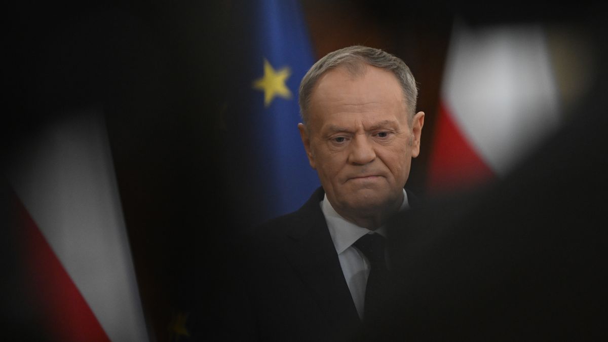 WARSAW, POLAND  JANUARY 9:Polish Prime Minister Donald Tusk addresses the media during a press conference at the Prime Minister's Office, in Warsaw, Poland, on January 9, 2026. (Photo by Artur Widak/NurPhoto via Getty Images)