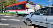 Lublin: Zderzenie na rondzie Mohyły. Autobus poza jezdnią