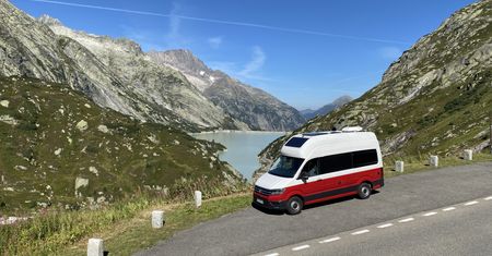 Roadtrip kamperem po Szwajcarii. Czy to dobry sposób by "oszukać system" i nie zbankrutować w alpejskim raju?