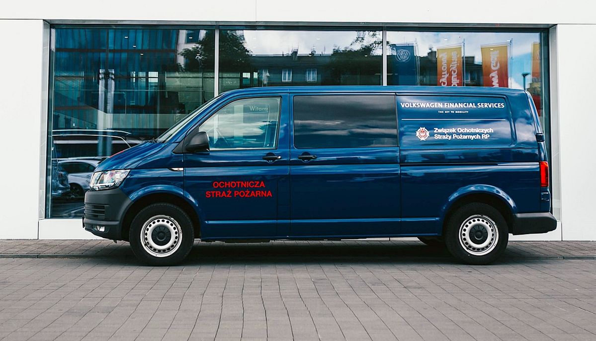 Volkswagen przekazał 30 Transporterów T6 Straży Pożarnej