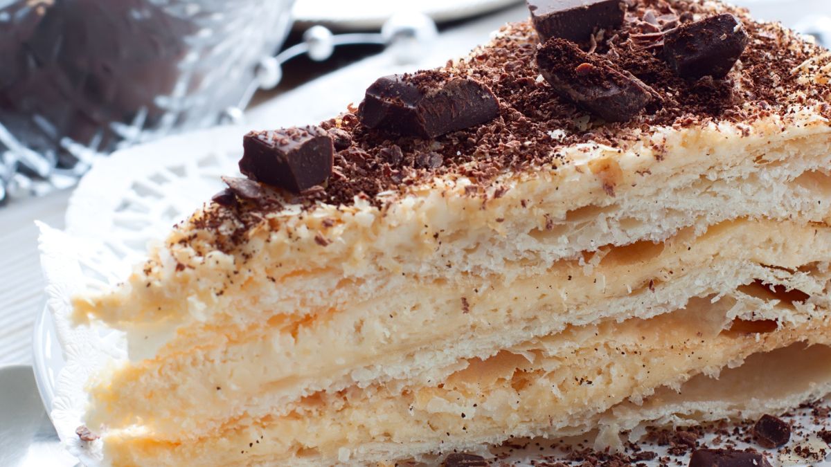 Najlepsze ciasto bez pieczenia zrobisz z popularnych wafelków