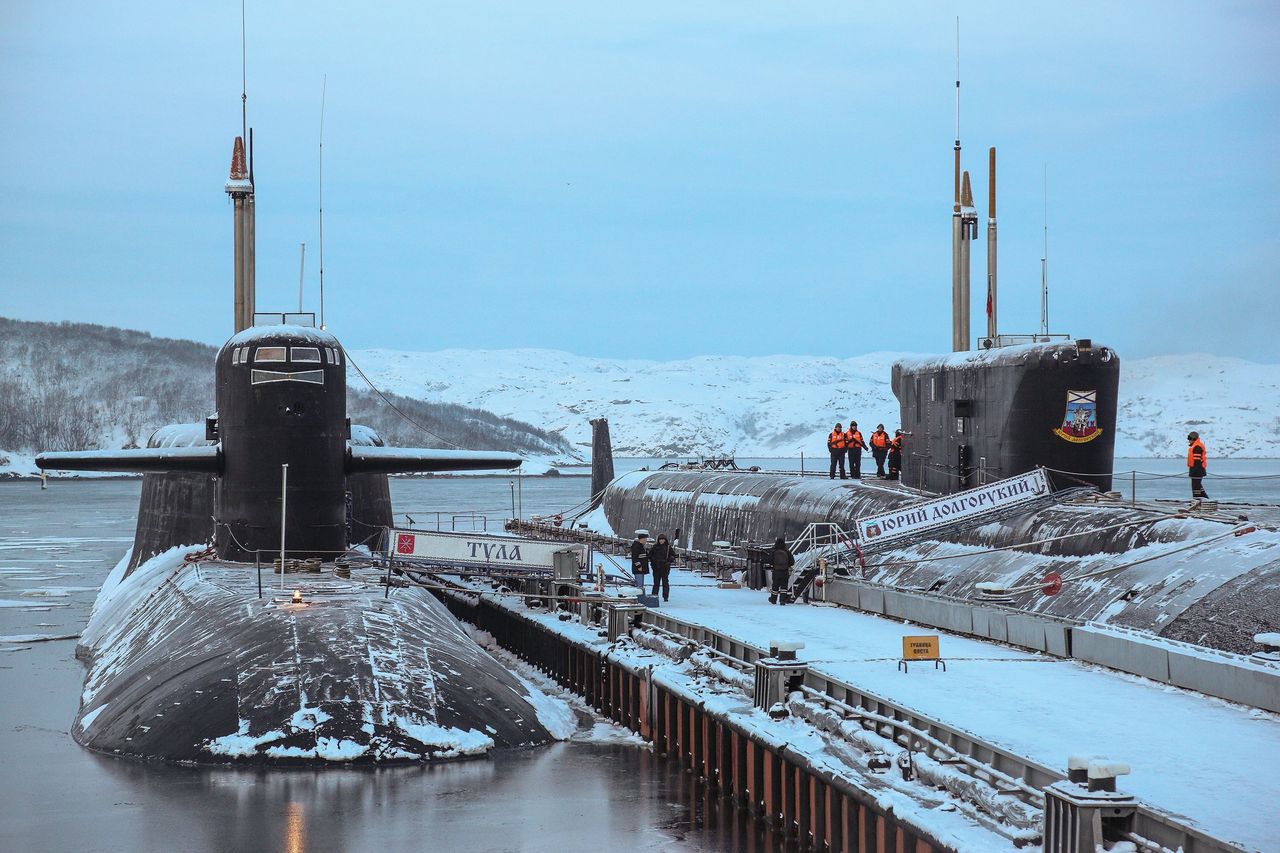 Russian submarines K-114 Tula (type 667BDRM) and K-535 Yuri Dolgoruki (type Borei)