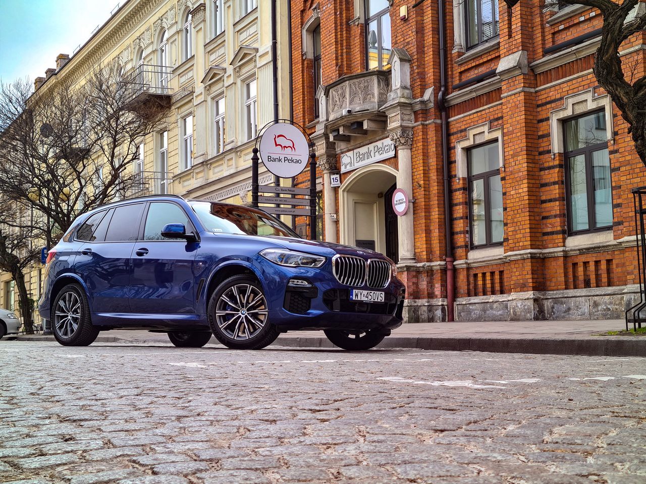 Test BMW X5 xDrive45e: Systemy wsparcia, audio Harman Kardon i napęd hybrydowy