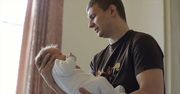 Do dziecka trzeba mówić jak do psa. Naukowcy wyjaśniają (WIDEO)