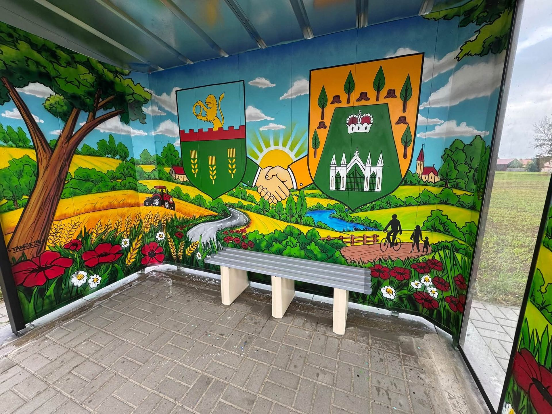 Mural na przystanku na granicy gmin Radzanowo i Staroźreby 