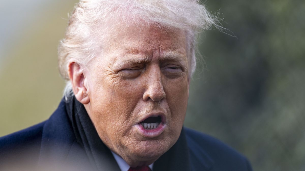 epaselect epa12654061 US President Donald J. Trump responds to questions from the news media as he walks to board Marine One on the South Lawn of the White House in Washington, DC, USA, 16 January 2026. President Trump is traveling to Florida for the weekend. EPA/SHAWN THEW Dostawca: PAP/EPA.