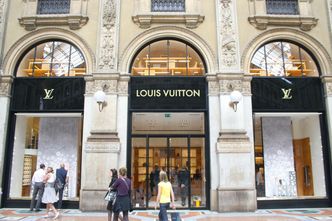 Mikroskopijna torebka z logo Louis Vuitton  sprzedana za 60 tys. dolarów