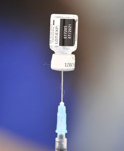 Prof. Simon nie ma wątpliwości. Trzecia dawka niezbędna