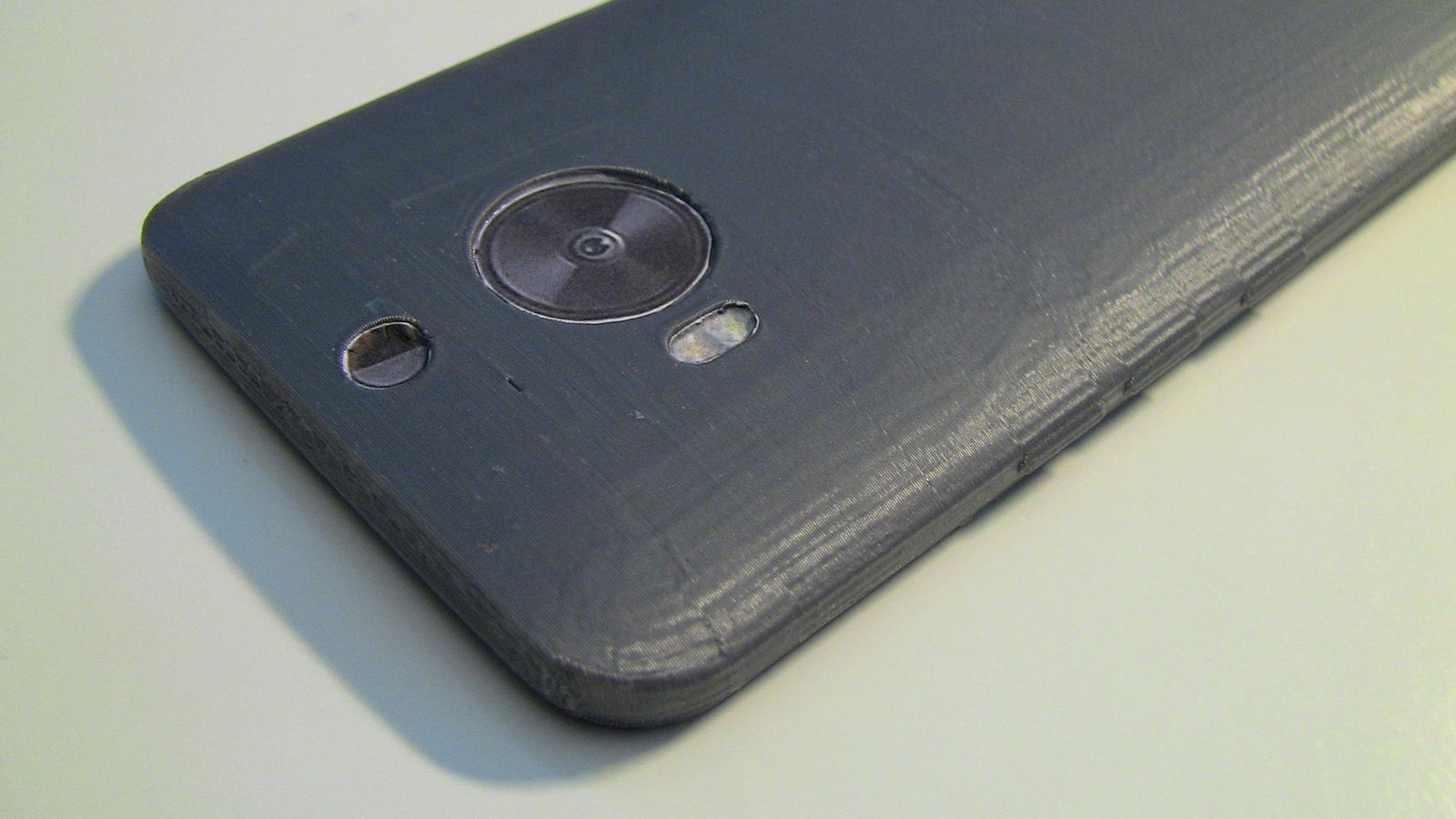 Atrapa HTC One M9+ uwieczniona na wideo u boku mniejszego brata 7