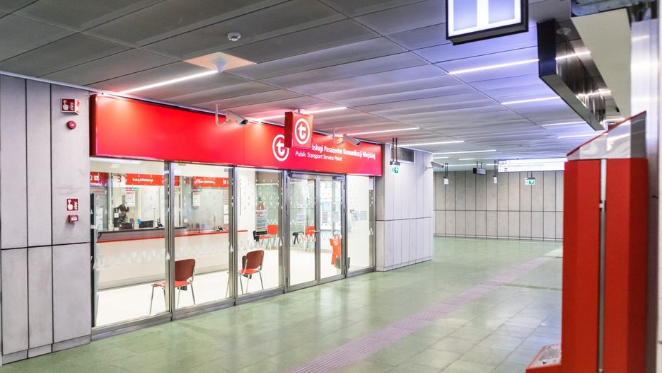 Warszawa. W POP-ach wprowadzono godziny dla seniorów