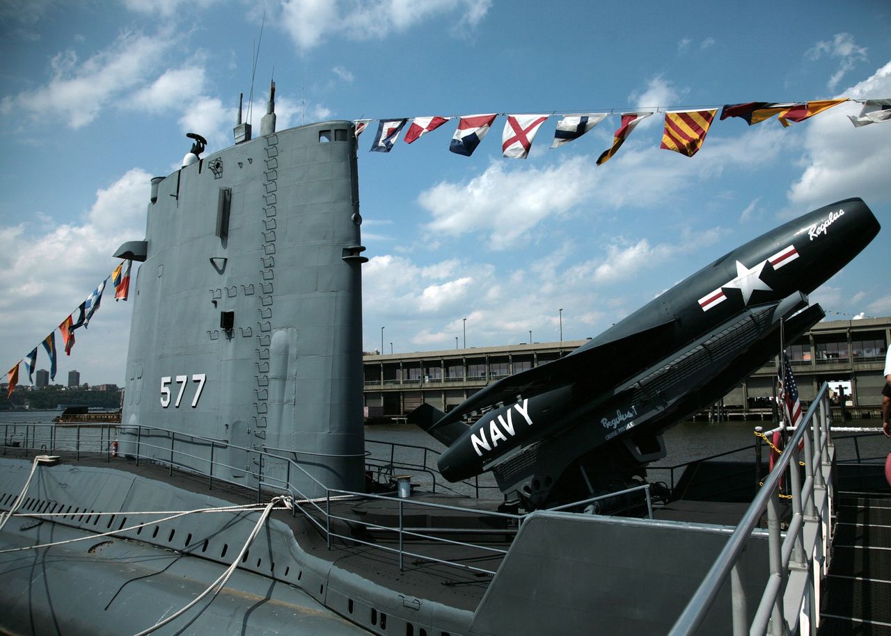 USA. Marynarka wojenna szuka statków do zatopienia. Będzie testować drony z pociskami