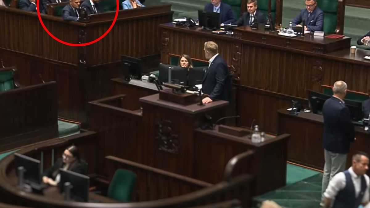 Poseł Razem Adrian Zandberg wystąpił do Donalda Tuska z oskarżen